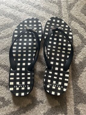 Coach Black & White Gingham Flip Flop Sandals with Silver Bow
